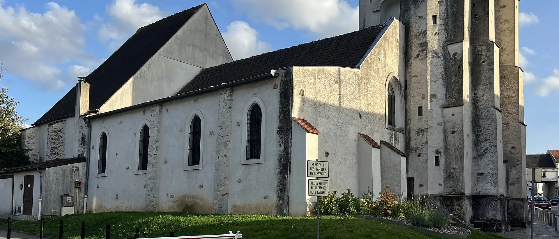 Église Catholique de Saint-Denis, Pontault-Combault