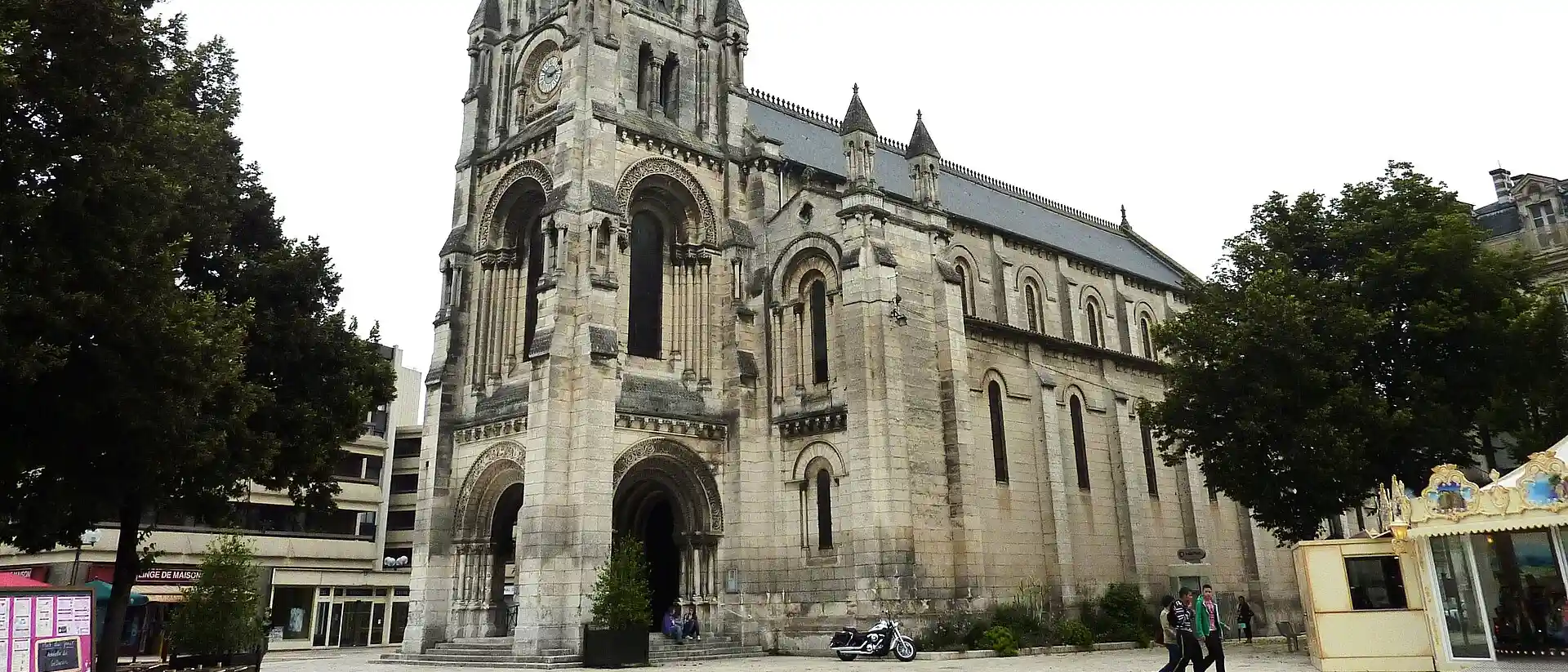 Église catholique Saint-Martial, Angoulême