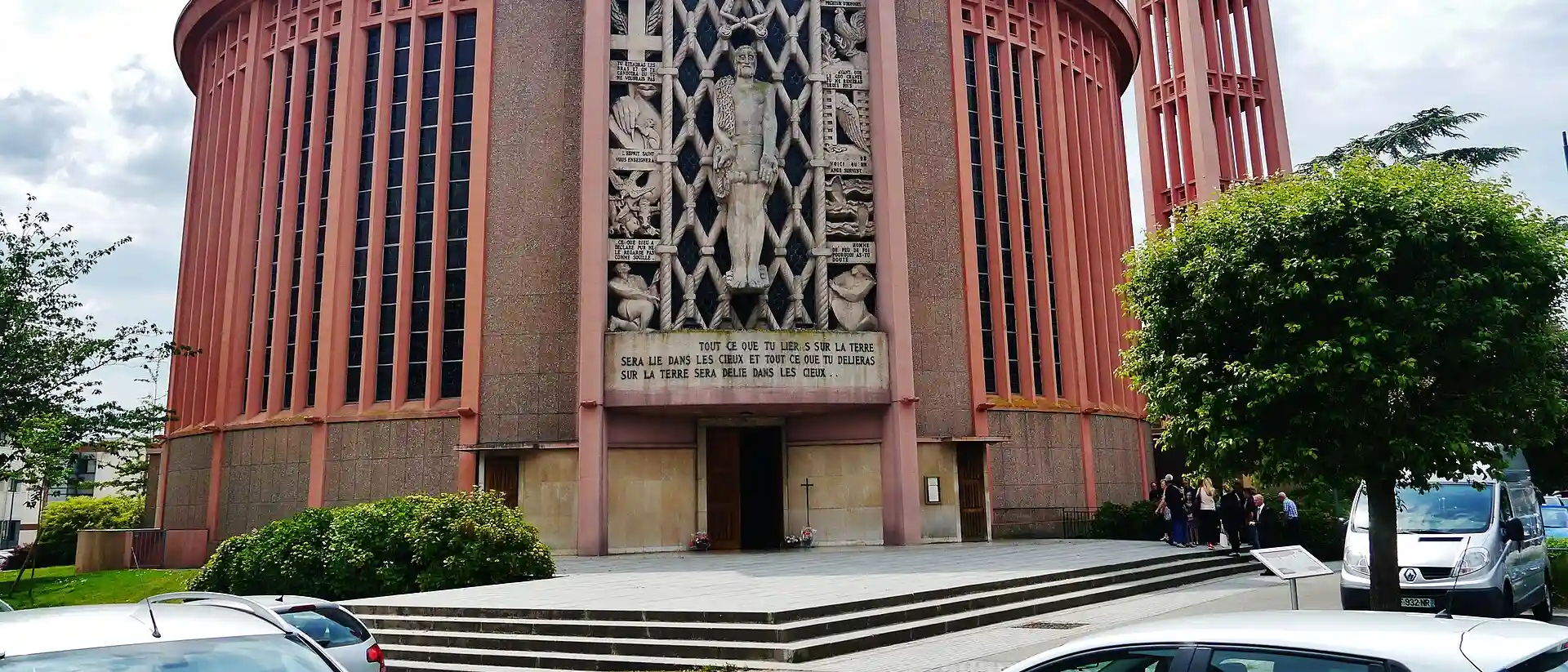 Église catholique Saint-Pierre, Yvetot