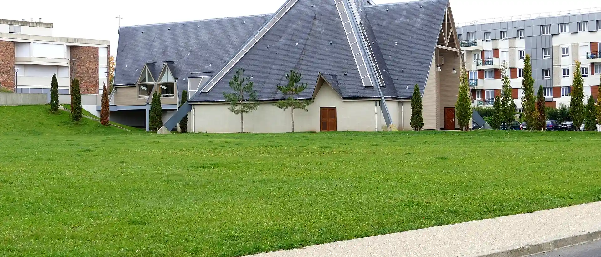 Église de la Fraternité, Val-de-Reuil