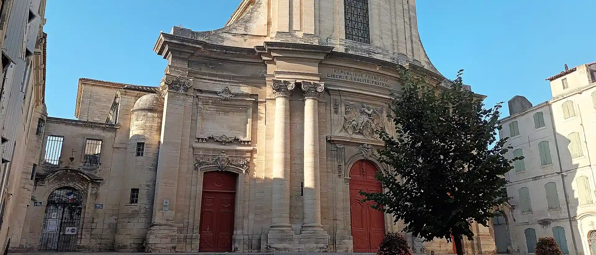 Église Notre Dame des Pommiers, Beaucaire