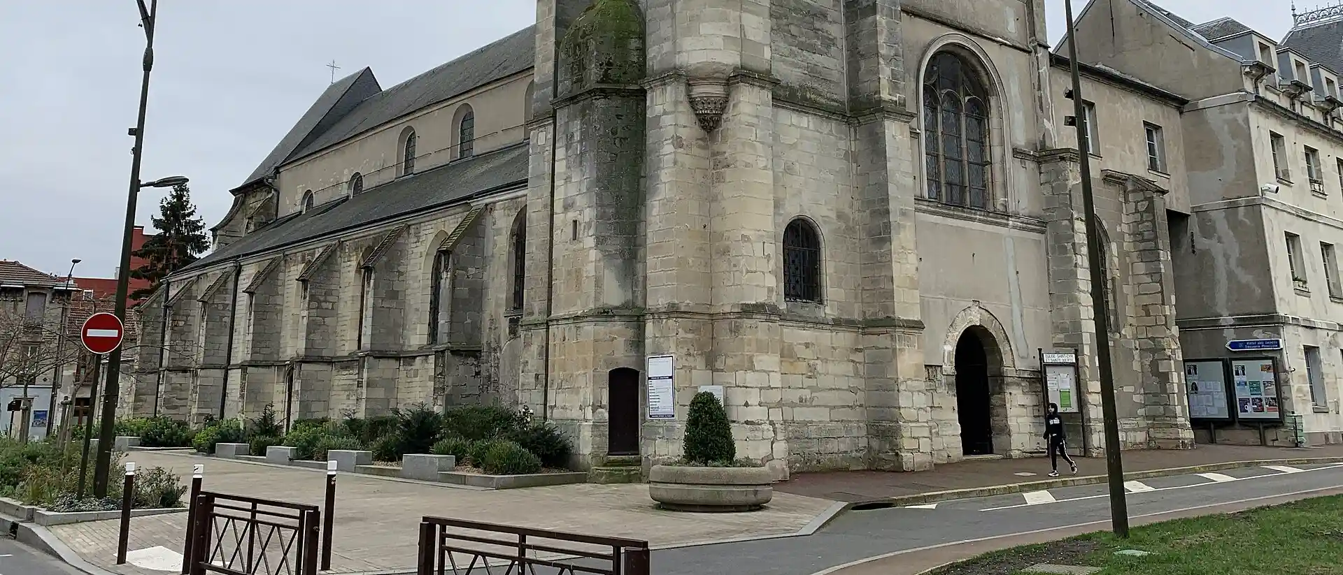 Église Saint-Cyr Sainte-Julitte - Paroisse Saint-Jean-XXIII, Villejuif