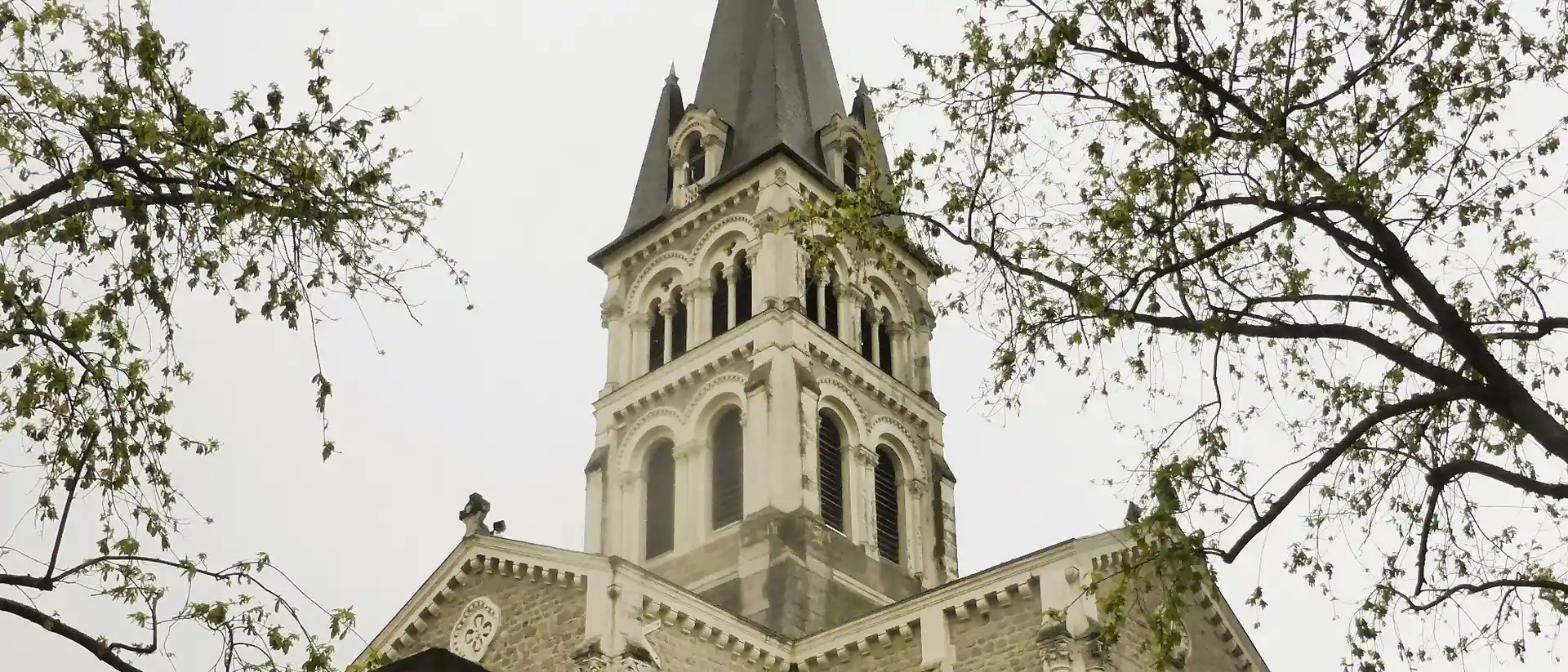 Église Saint-Genest, Saint-Genis-Laval