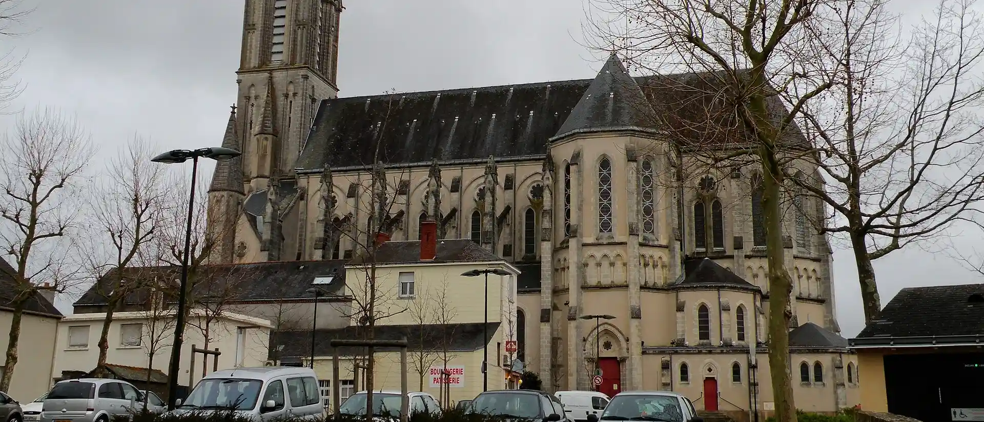 Église Saint Pierre, Carquefou