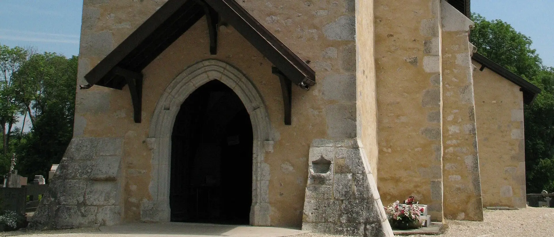 Église Saint Pierre de Pouilly, Saint-Genis-Pouilly