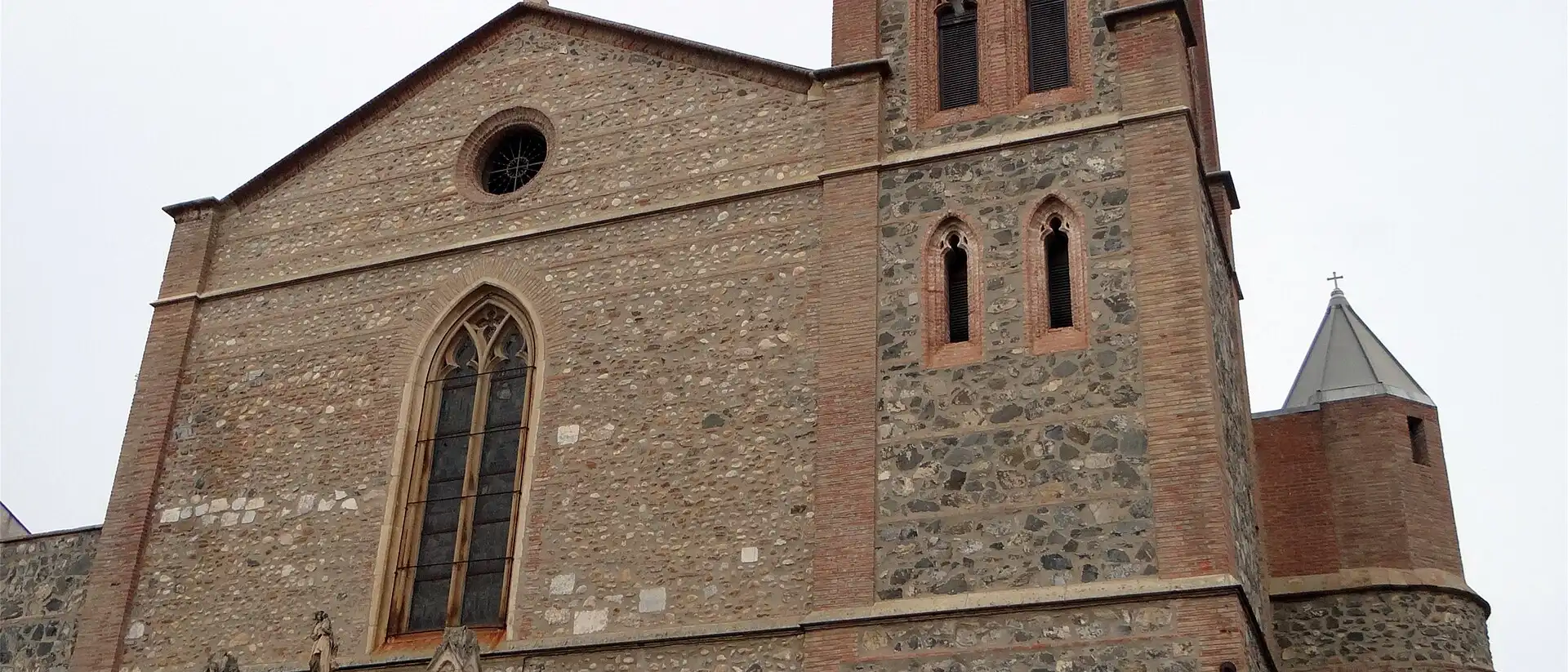 Église St Cyr et Ste Julitte, Pia
