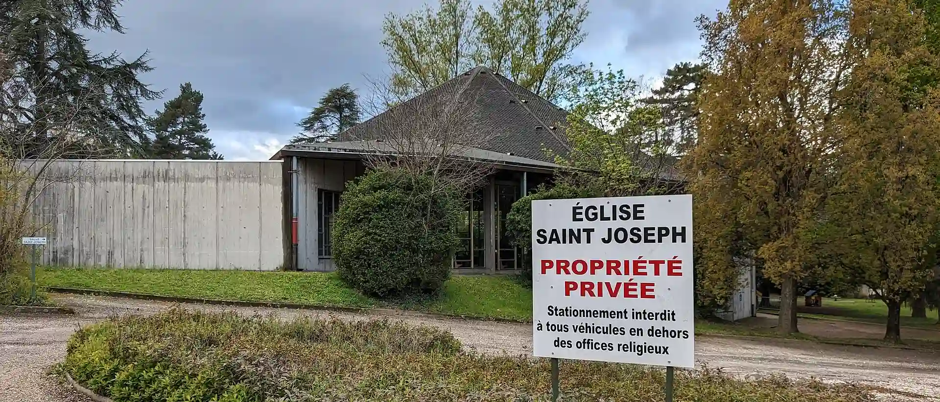 Église St Joseph, Tassin-la-Demi-Lune