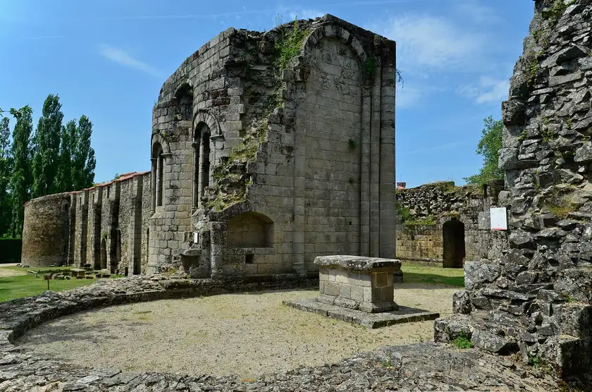 Abbaye Notre-Dame de La Grainetière, Les Herbiers