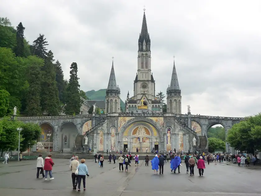 Basilique Notre-Dame-du-Rosaire, Lourdes