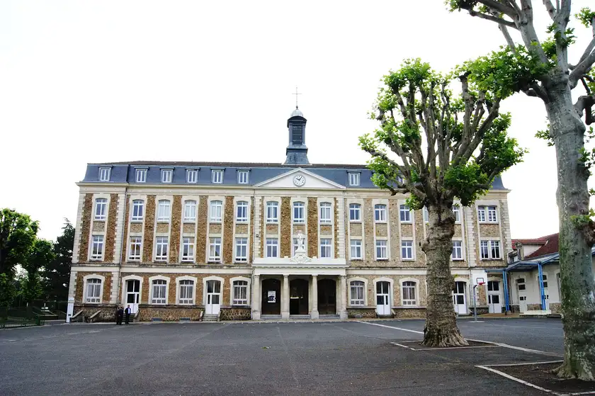 Chapelle de l'ensemble scolaire Saint-Laurent-la-Paix-Notre-Dame, Lagny-sur-Marne