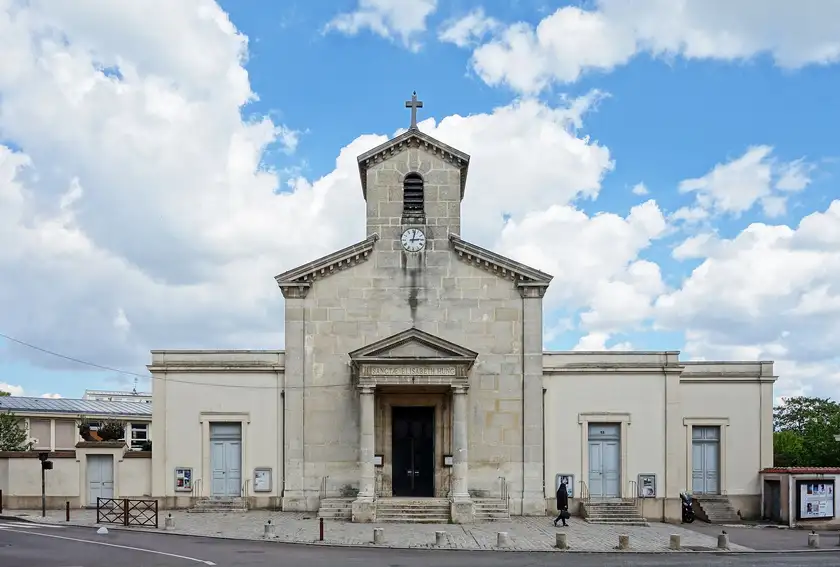 Église catholique Sainte Elisabeth de Hongrie, Versailles