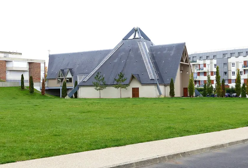 Église de la Fraternité, Val-de-Reuil
