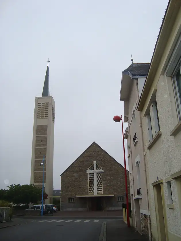 Église Saint-Joseph-du-Plessis, Lanester