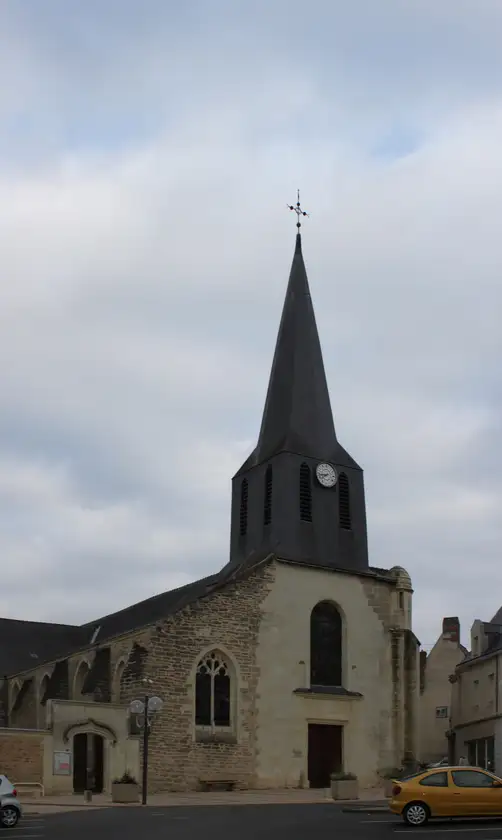 Église Saint-Pierre, Doué-en-Anjou
