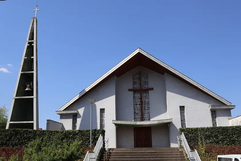 Église Sainte-Jeanne-d'Arc des Bataillots, Yzeure